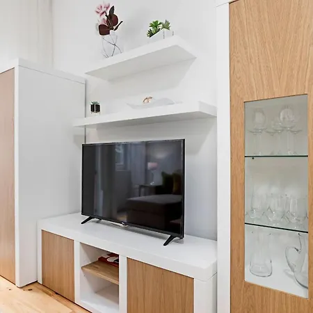 Loios 1Br Flat Downtown By Lovelystay Porto Buitenkant foto